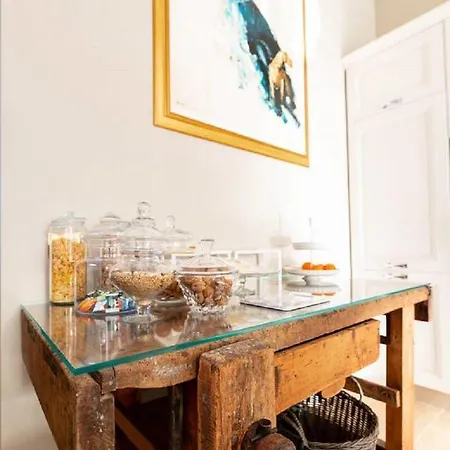 לינה וארוחת בוקר Casa Aydee